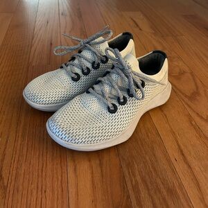 New barely worn grey/blue Allbirds trail running shoes